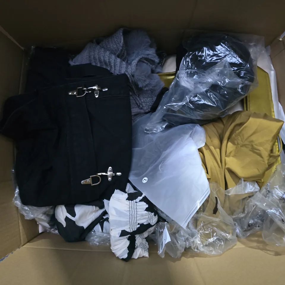 APPROXIMATELY 35 ASSORTED CLOTHING ITEMS IN VARIOUS SIZES, STYLES & COLOURS TO INCLUDE JACKETS, BLAZERS, TOPS, ETC - COLLECTION ONLY