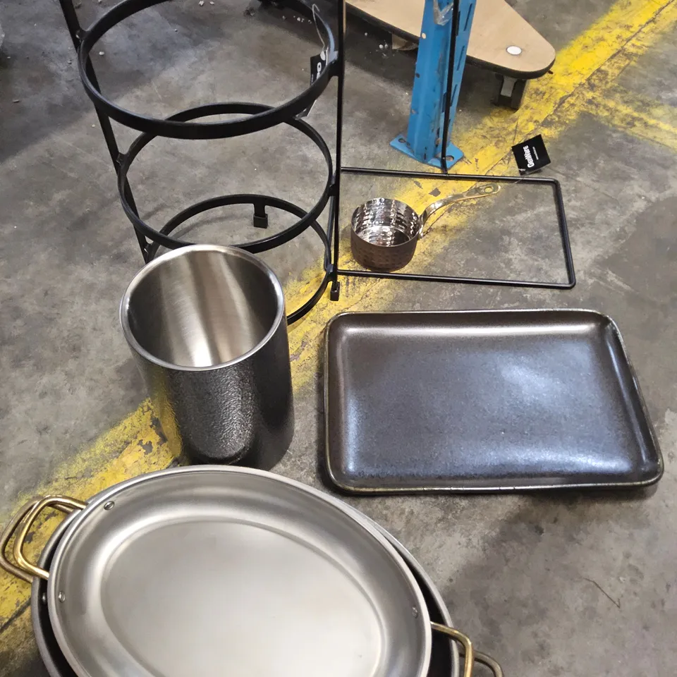 CASE OF ASSORTED CATERING SUNDRIES, INCLUDING CROCKERY, WINE BOTTLE COOLER, OVAL METAL DISHES, CIRCULAR PLATE STAND.