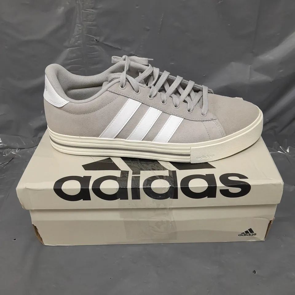 BOXED PAIR OF ADIDAS SUEDE DAILY 4.0 TRAINERS - GREY - 11
