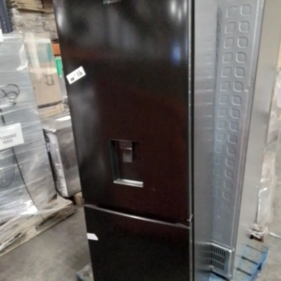 PALLET CONTAINING 2 HISENSE FRIDGE FREEZERS 