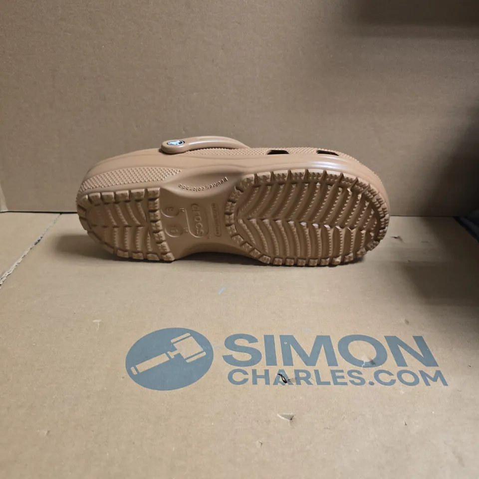 CROCS CLASSIC SANDALS – BEIGE - MENS 8/WOMENS 9