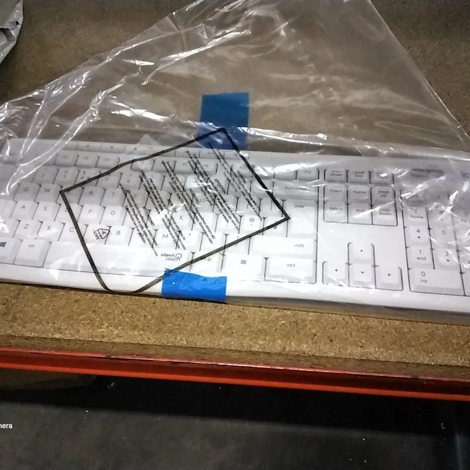 LOGI WHITE KEYBOARD 