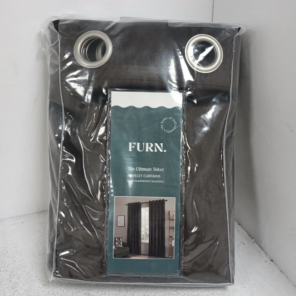FURN THE ULTIMATE VELVET BLACKOUT EYELET CURTAINS CHOCOLATE - 168X229CM