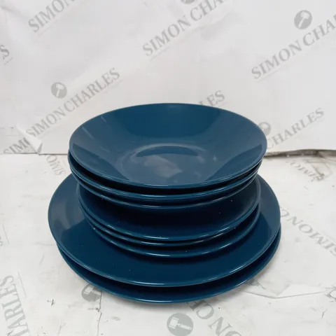 BRAND NEW BOXED CESIRO 10 PIECE PORCELAIN DINNERWARE SET IN SHINY BLEUMARIN TO INCLUDE LARGE PLATES, SMALL PLATES AND BOWLS - COLLECTION ONLY