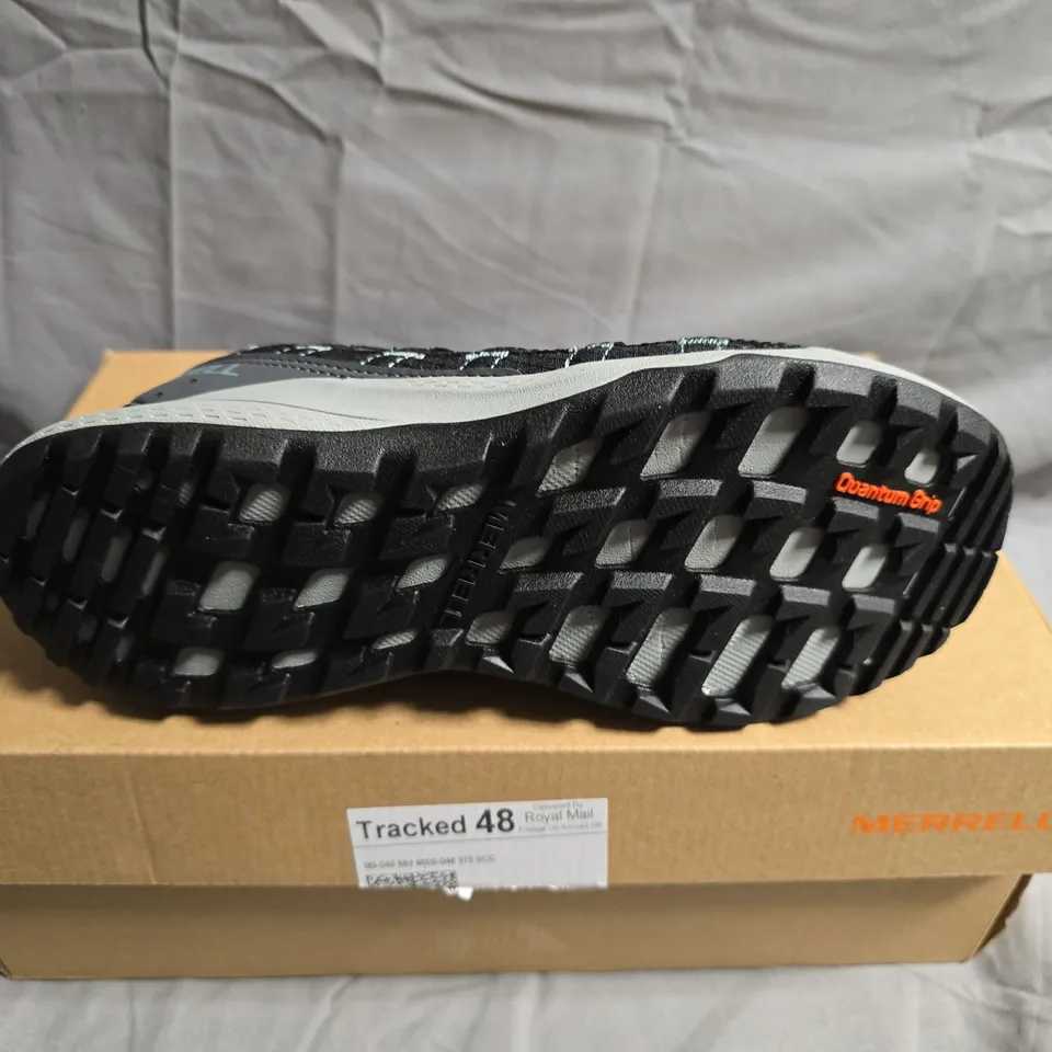 BOXED PAIR OF MERRELL TRAIL RUNNING SHOES – UK SIZE 5