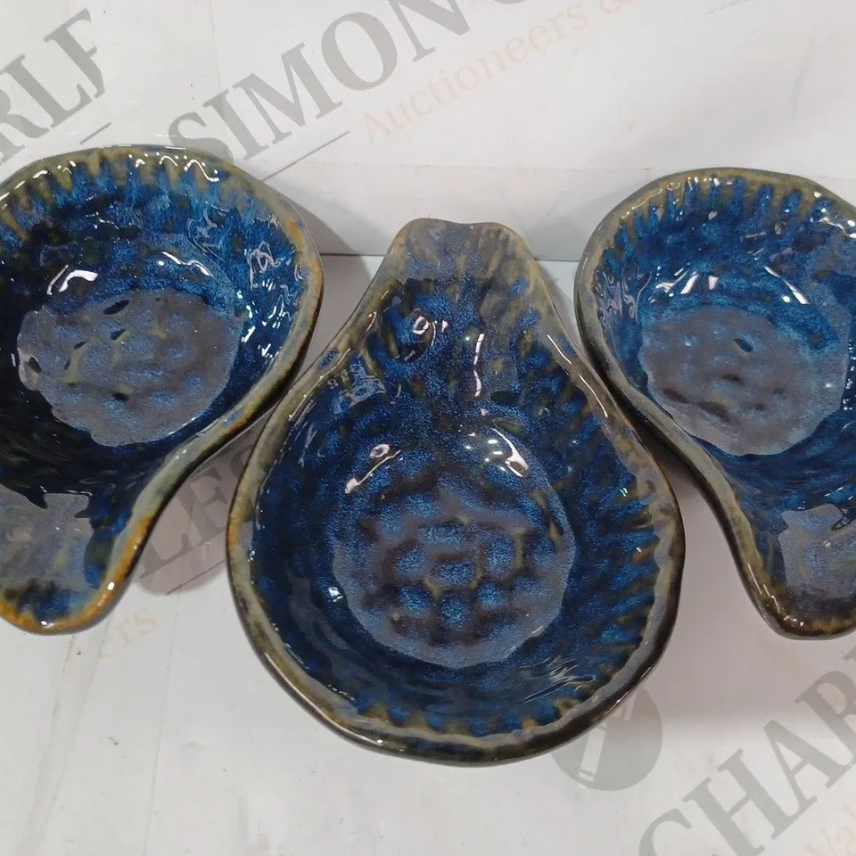 BOXED UNBRANDED CERAMIC SAUCE CUPS IN BLUE