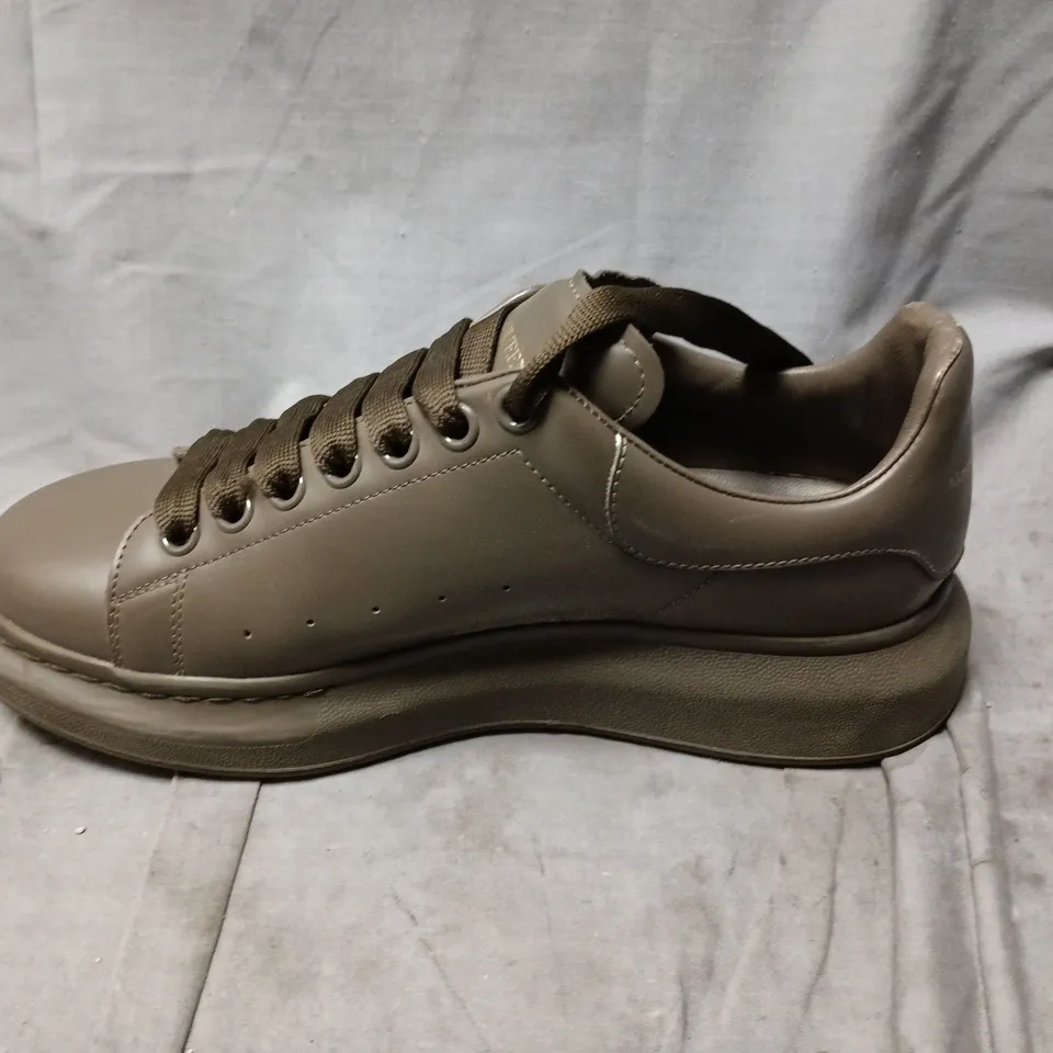ALEXANDER MCQUEEN TRAINERS IN TAUPE WITH OVERSIZED PLATFORM SOLE - SIZE UNSPECIFIED
