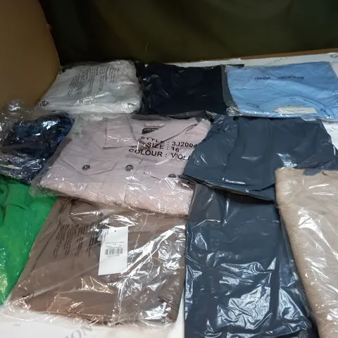BAG OF APPROX 10 ASSORTED CLOTHING ITEMS TO INCLUDE - MAISON DE NIMES - EMELIA