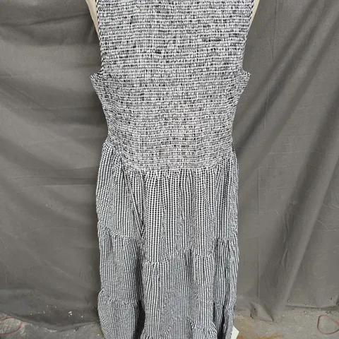 NOBODY'S CHILD SLEEVELESS TIERED MIDI DRESS IN BLACK GINGHAM SIZE 18
