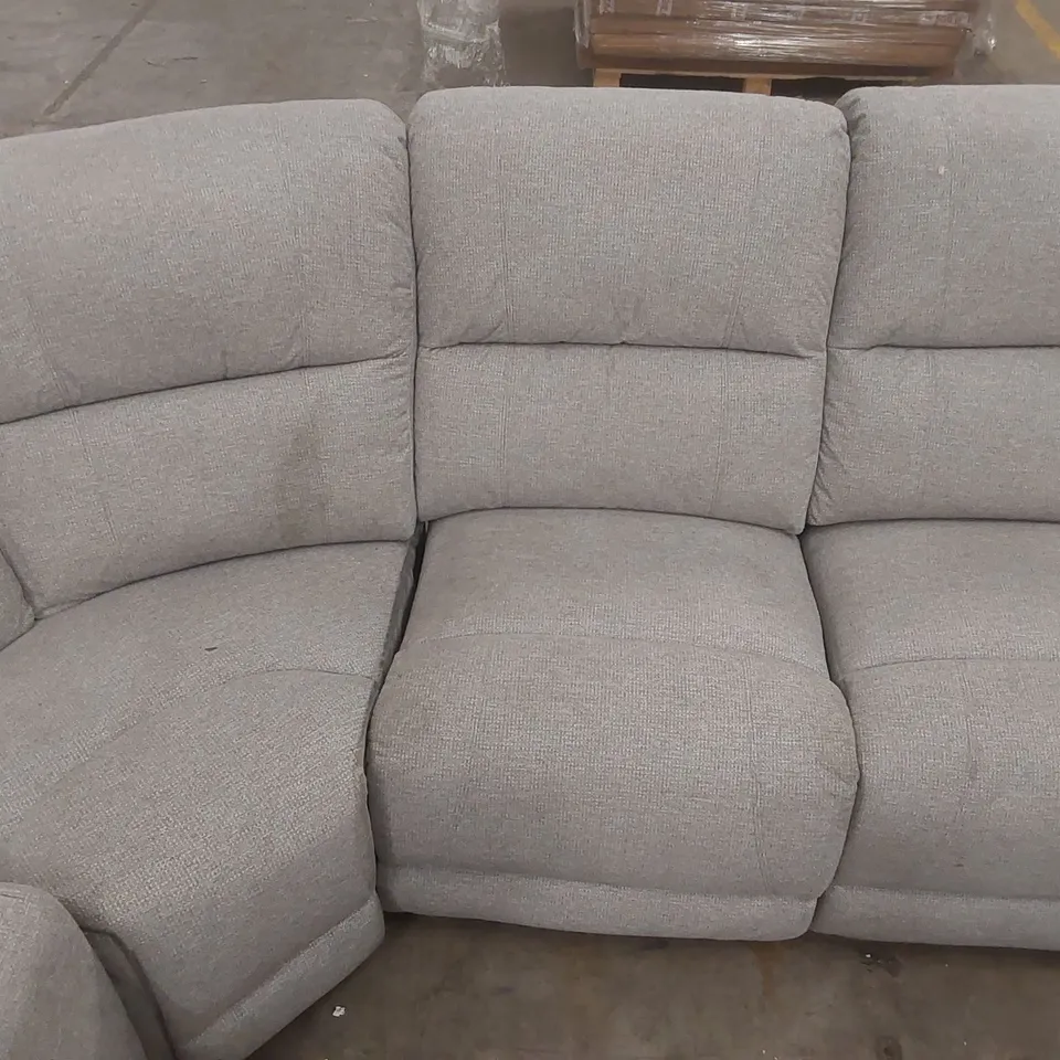 QUALITY DESIGNER FABRIC UPHOLSTERED CORNER SOFA WITH RECLINER, CUP HOLDERS AND STORAGE