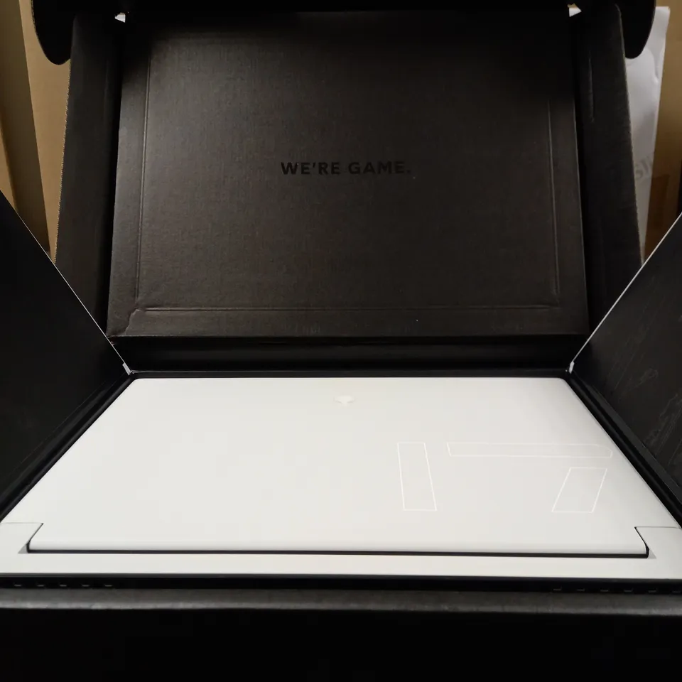 ALIENWARE X17 R1 17.3 INCH FHD (1920 X 1080) GAMING LAPTOP