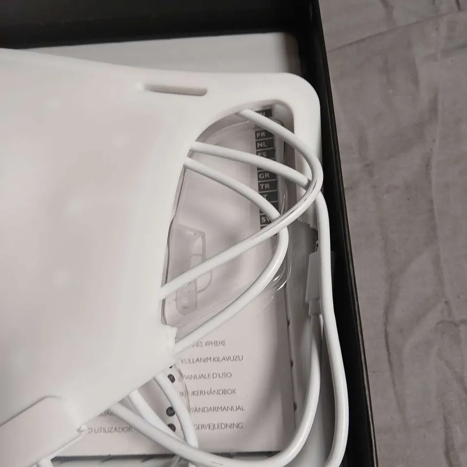 SILK'N LED FACE MASK 100 – BOXED ANTI-AGEING LED THERAPY DEVICE