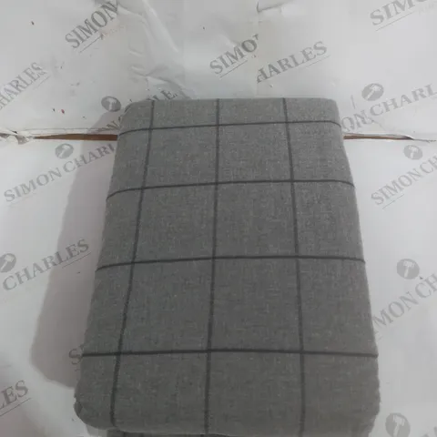 GREY BED SET SIZE UNKNOWN