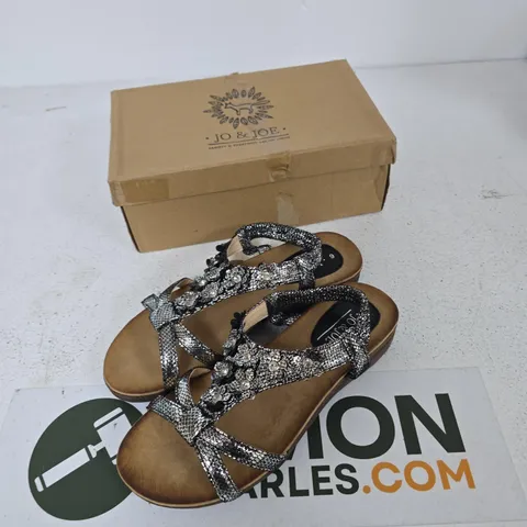 JO & JOE NAPOLI SANDALS – BLACK, UK SIZE 6