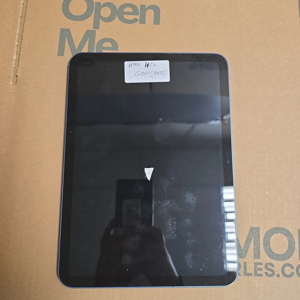 APPLE IPAD TABLET - A2757