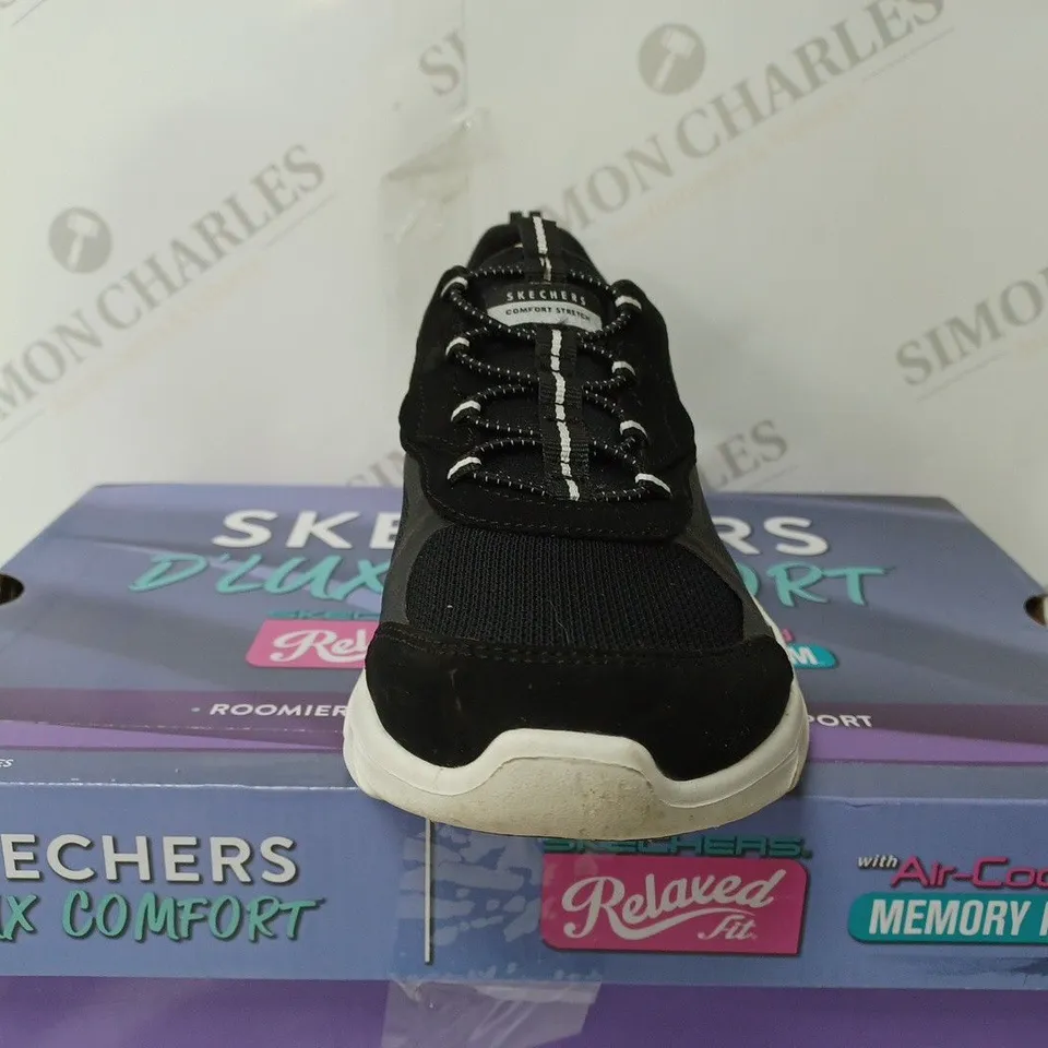 SKECHERS RELAXED FIT BLACK/WHITE WOMENS TRAINERS - SIZE 5.5