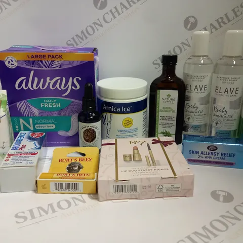 BOX OF APPROX 10 ASSORTED BEAUTY PRODUCTS TO INCLUDE BURT'S BEES LIP BALM, NO7 LIP DUO #STARRY NIGHTS, NATURE SPELL NATURAL ROSEMARY OIL, ETC