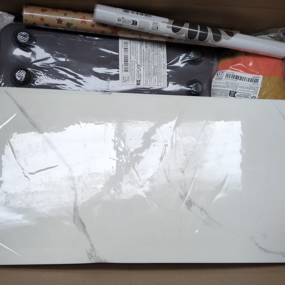 APPROXIMATELY 15 ASSORTED HOUSEHOLD PRODUCTS TO INCLUDE FLOOR STICKER, CABLE TUBE, HAND CUTTER, ETC - COLLECTION ONLY