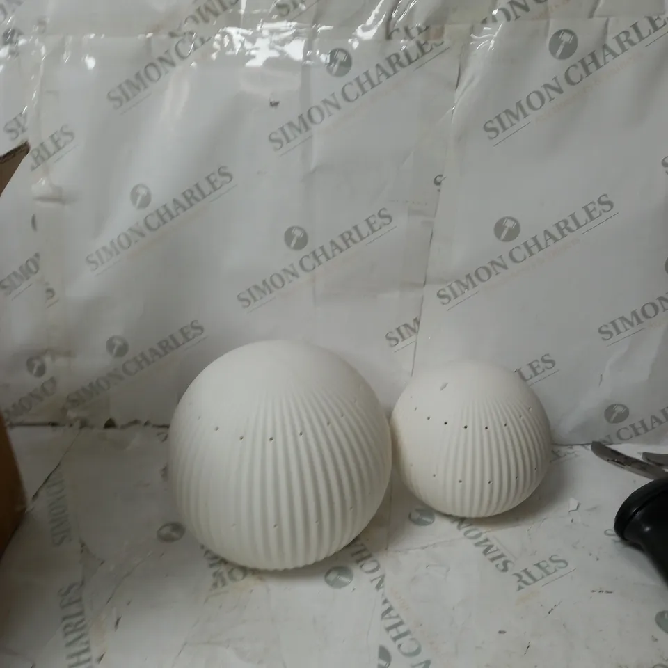 KELLY HOPPEN SET OF 2 LARGE CERAMIC LIGHT UP ORNAMENTS