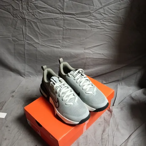 NIKE AIR MAX ALPHA TRAINER 6 SHOES – LIGHT SILVER/ANTHRACITE, UK 6 (US 7) MEN