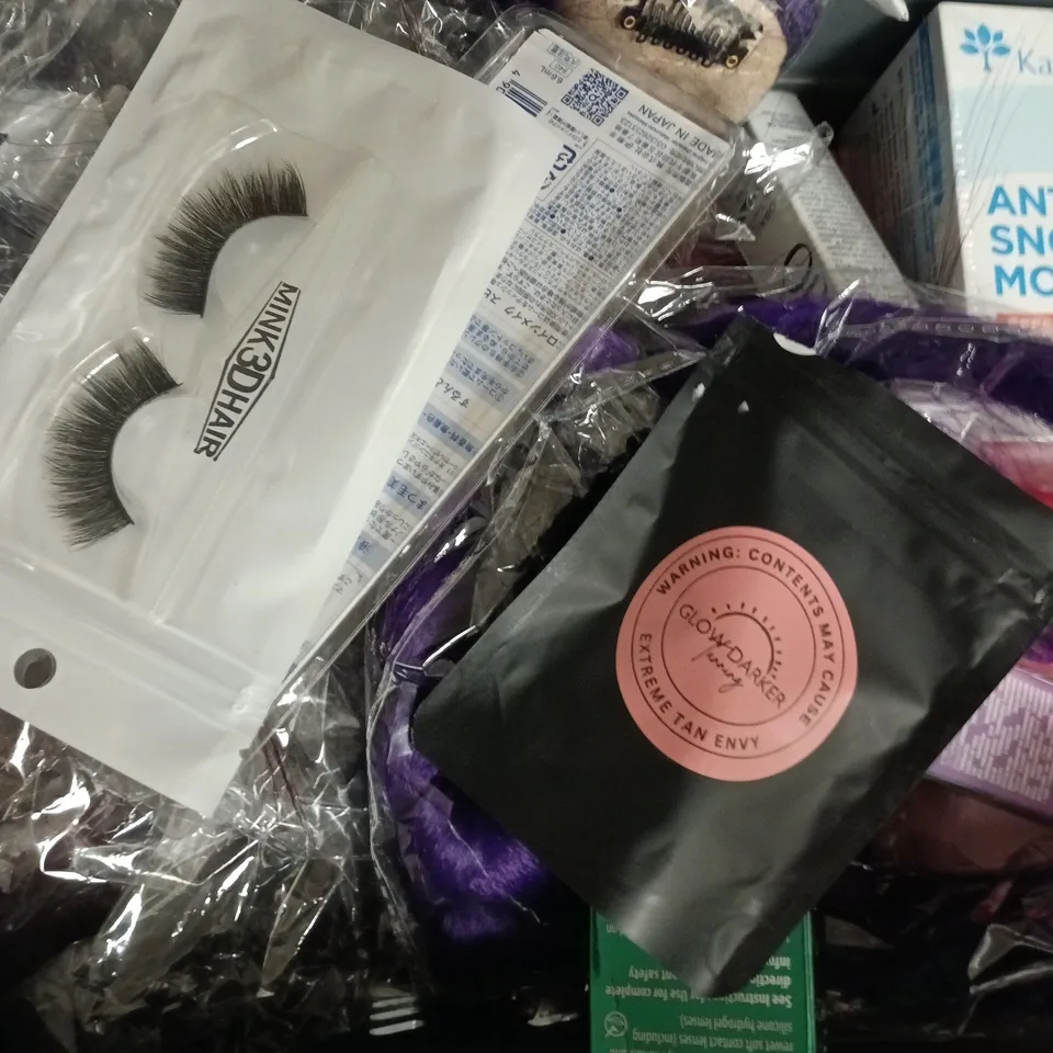 APPROXIMATELY 10 ASSORTED COSMETIC ITEMS TO INCLUDE LADY SHAVER, K18, ETC - COLLECTION ONLY