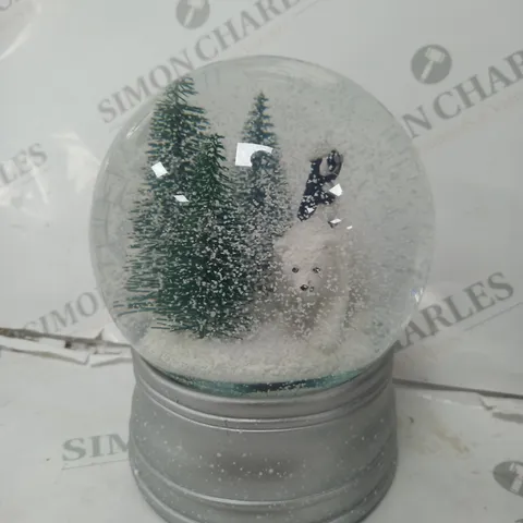 BOXED SANTA EXPRESS CHRISTMAS CHARACTER MUSICAL WATER SPINNER POLAR BEAR