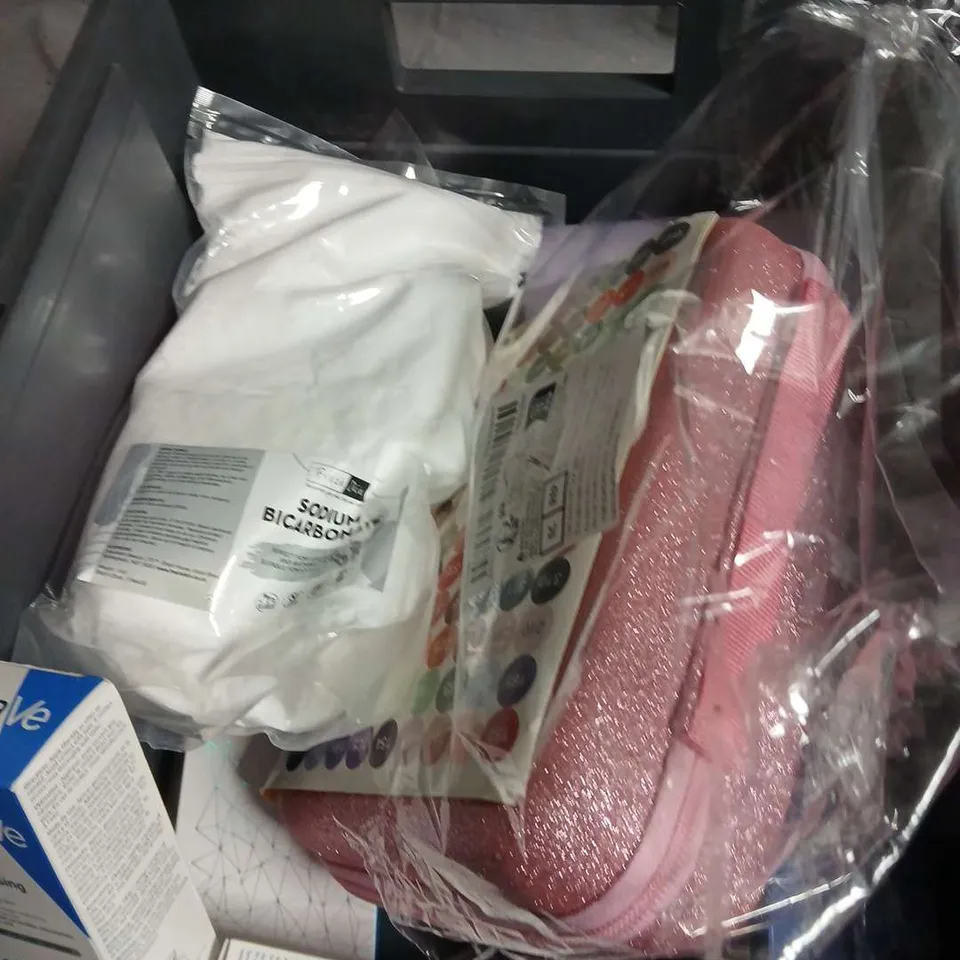 BOX OF APPROXIMATELY 12 COSMETIC ITEMS INCLUDING CERAVE HYDRATING FACIAL CREAM 50ML AND DOVE CREAM