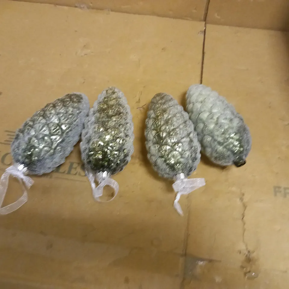 SET 4 GLASS PINECONE TREE DECOR