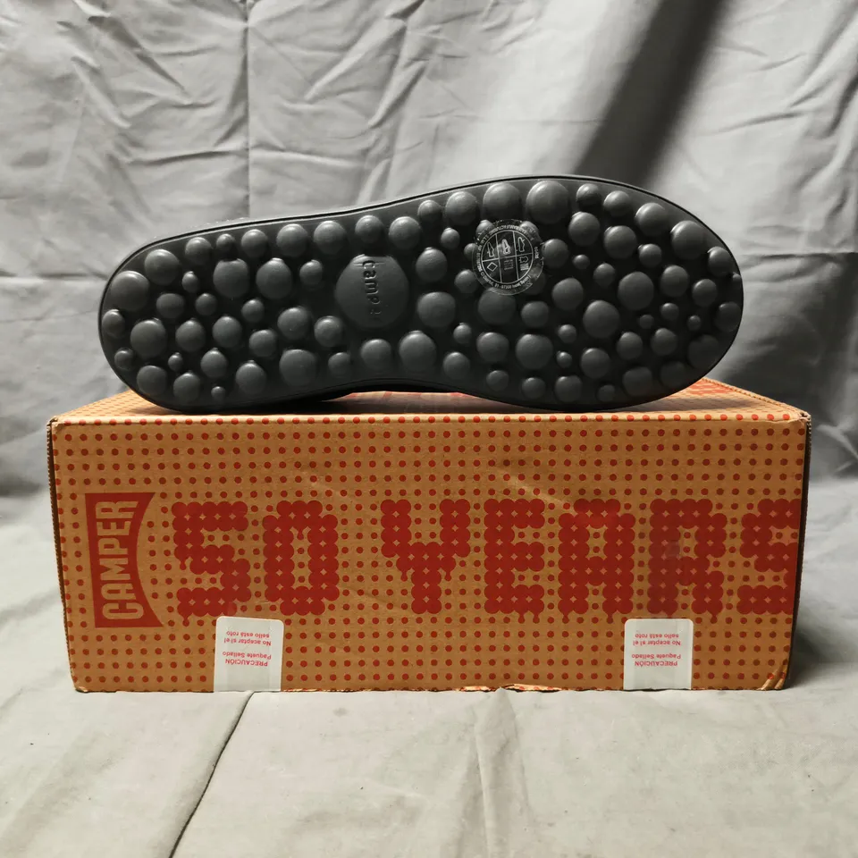 BOXED PAIR OF CAMPER SHOES IN DARK GREY SIZE EU 40