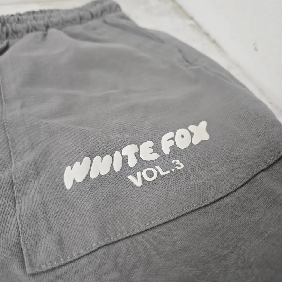 MEN'S GREY DRAWSTRING SHORTS – WHITE FOX VOL.3, UK XL