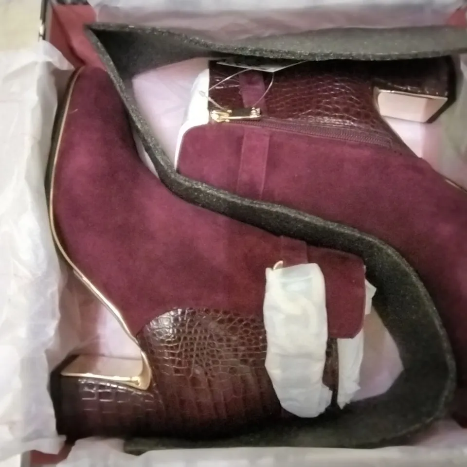 3 MODA IN PELLE SHOE BOXES CONTAINING 2 × LOELLA HEELED SANDAL OFF WHITE SIZE 7, LORI ANKLE BOOT BURGUNDY SIZE 8