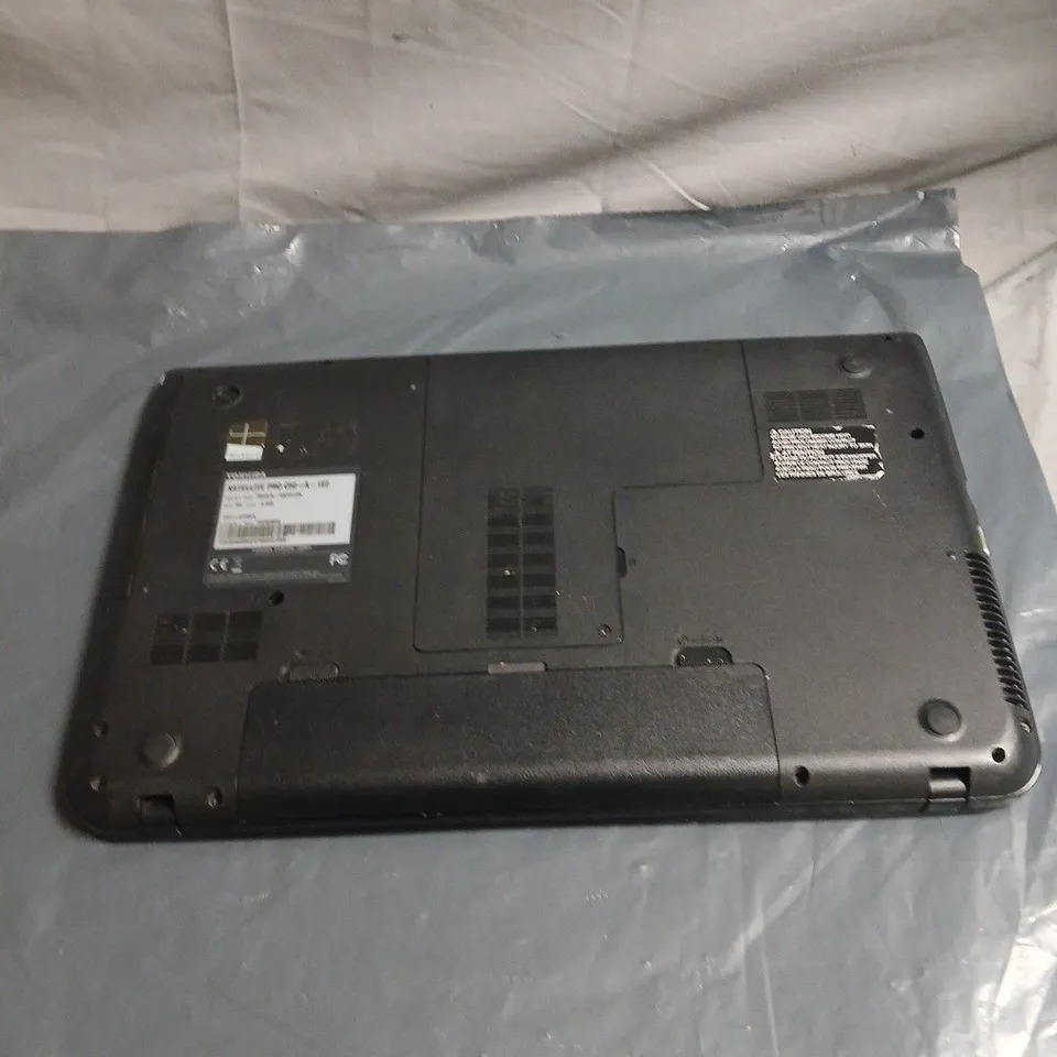 TOSHIBA SATELLITE PRO C50-A-1E2 LAPTOP
