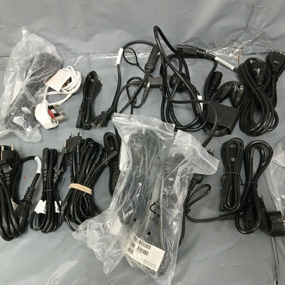 APPROXIMATELY 30 ASSORTED UNTESTED WIRES AND CHARGERS 