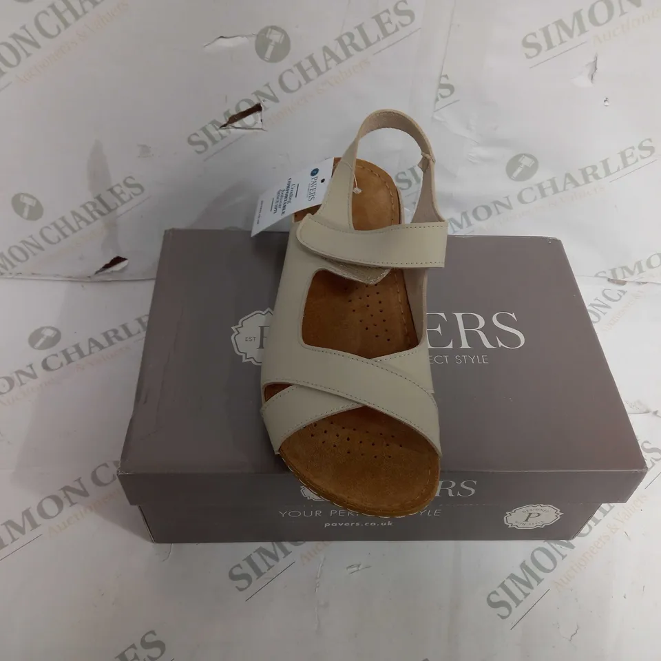 BOXED PAIR OF PAVERS SANDALS WITH VELCRO STRAP, IN BEIGE - UK SIZE 7