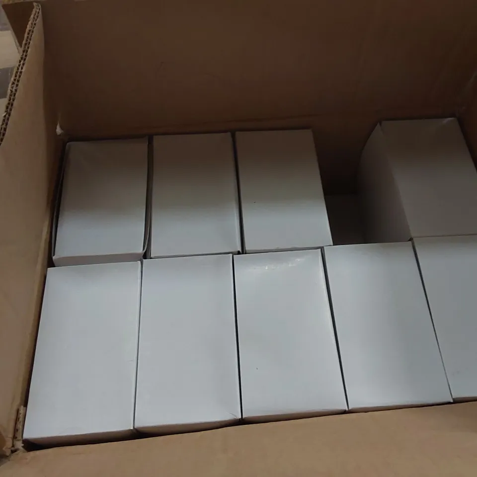 PALLET CONTAINING ASSORTED ITEMS INCLUDING: DAMAGED CARYSIL GD150 GRANITE INSETS, MX20000 DIGITAL BATHROOM SCALES ECT  