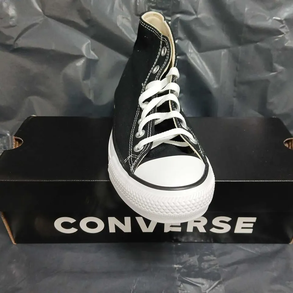 BOXED PAIR OF CONVERSE ALL STAR SHOES IN BLACK SIZE UK 6
