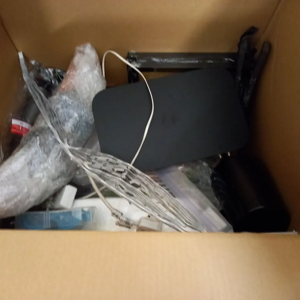 LOT OF ASSORTED HOUSEHOLD ITEMS TO INCLUDE LED NEON SIGNS, ARTIFICIAL FLOWER BALL AND LAWNMOWER COVER