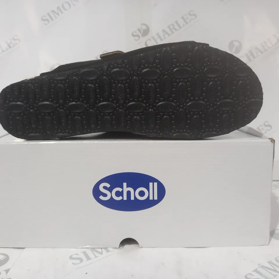 BOXED PAIR OF SCHOLL OPEN TOE SANDALS IN BLACK SIZE 7