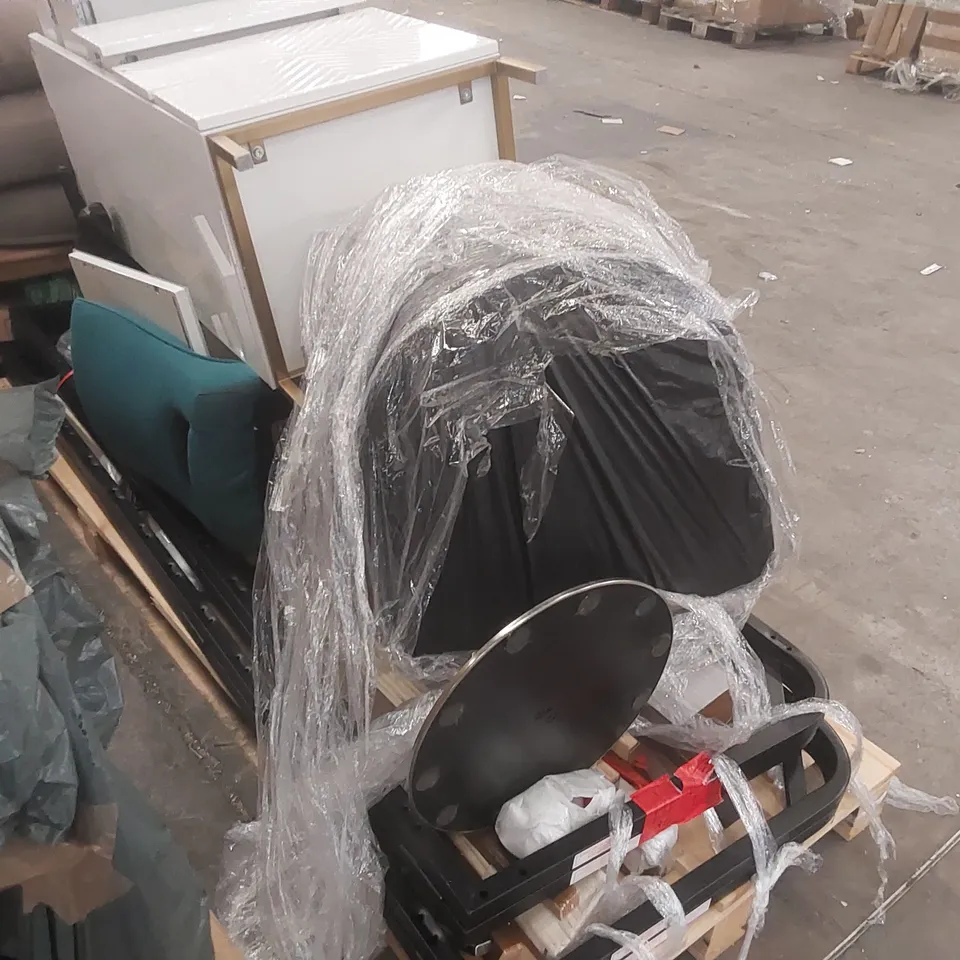 PALLET CONTAINING A LARGE QUANTITY OF ASSORTED DANETTI FURNITURE PARTS ECT