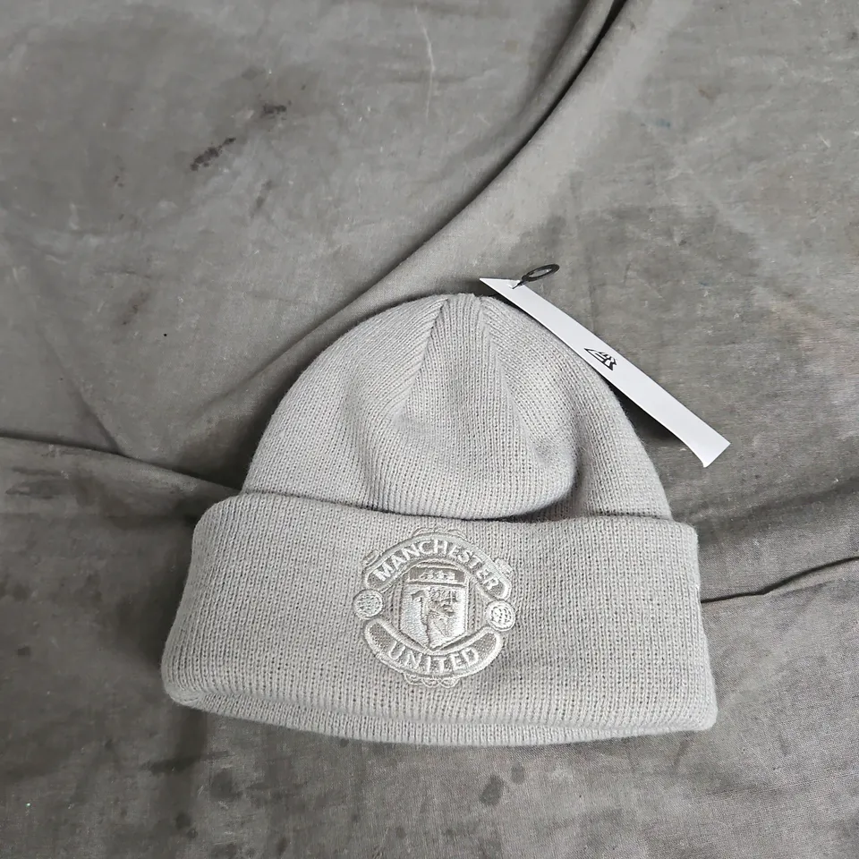 MANCHESTER UNITED TONAL BEANIE IN GREY SIZE INFANT