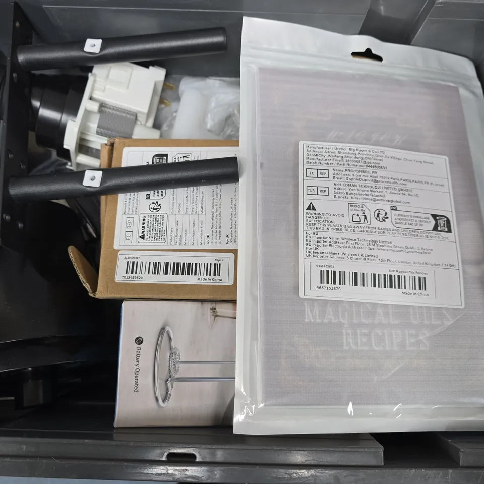 APPROXIMATELY 10 ASSORTED HOUSEHOLD ITEMS TO INCLUDE HIGH SPEED MILK FROTHER, NINJA VEGE CHOPPER TOP, SPHYGMOMANOMETER, ETC