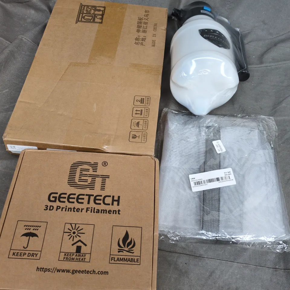 APPROXIMATELY 15 ASSORTED HOUSEHOLD PRODUCTS TO INCLUDE GEEETECH 3D PRINTER FILAMENT, EXTENDABLE CLOSET, BLITZ CLEAN SPRAY BOTTLE, ETC - COLLECTION ONLY
