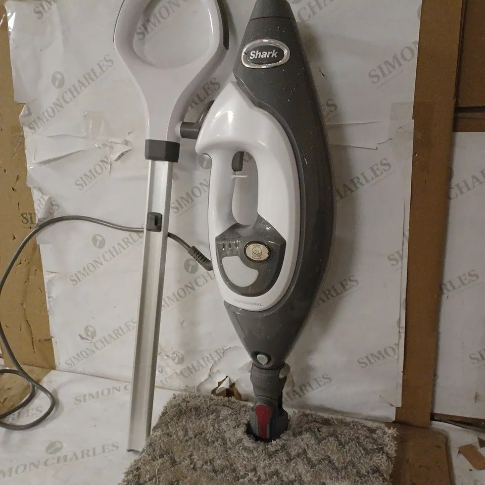 SHARK CLEANER STEAM MOP