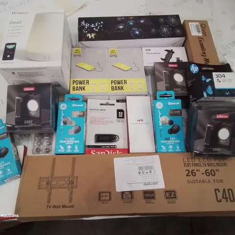 BOX CONTAINING LARGE AMOUNT OF MIXED BOXED ELECTRICAL ITEMS PHONE ACCESSORIES LIGHTING ETC.	