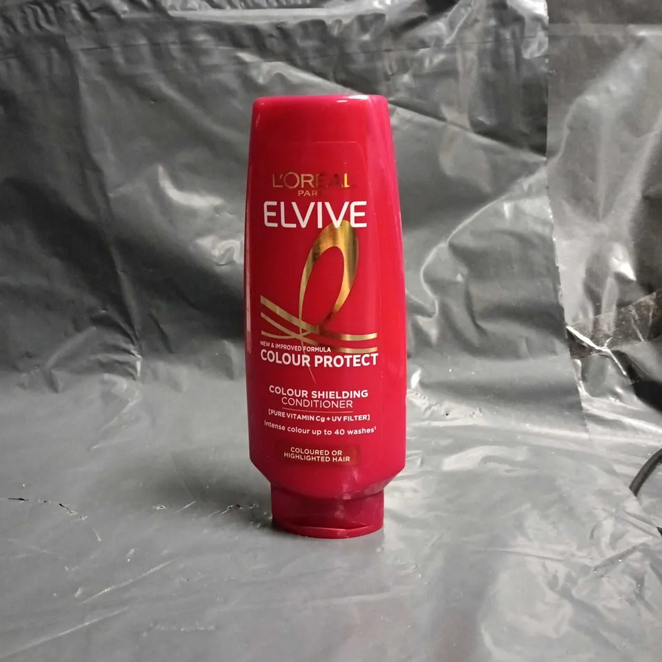 APPROXIMATELY 25 ASSORTED COSMETICS ITEMS TO INCLUDE 2X LOREAL CONDITIONER AND THAYERS DAILY CLEANSER