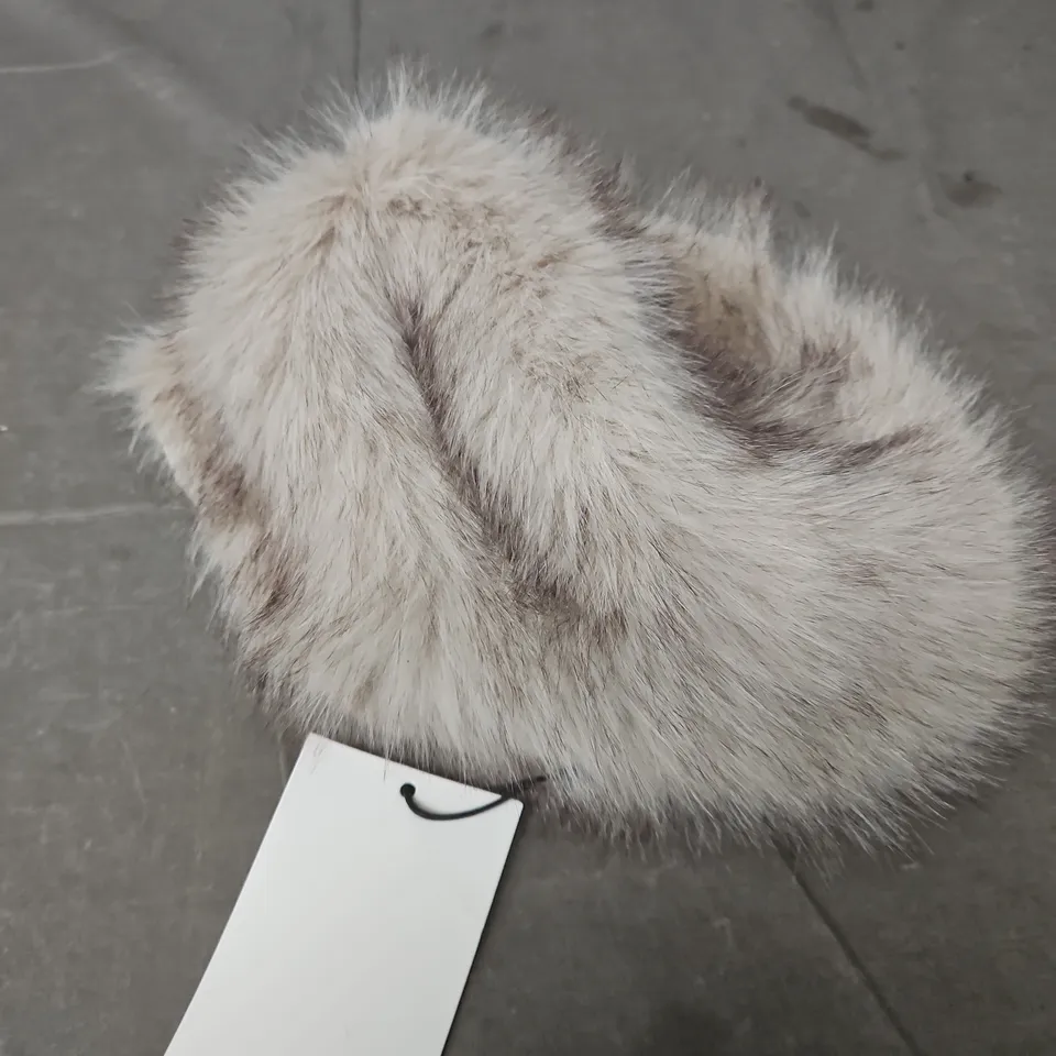 BERSHKA FAUX FUR HAT – ONE SIZE