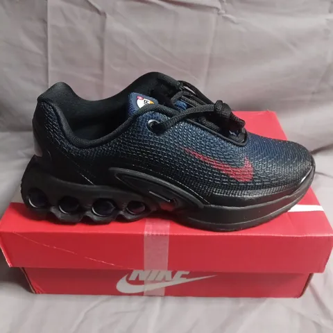 BOXED PAIR OF NIKE AIR SNEAKER – NAVY/BLACK WITH RED SWOOSH - UK SIZE 1