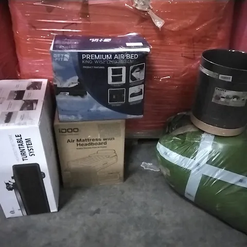 PALLET OF ASSORTED ITEMS TO INCLUDE: HI FIDELITY BELT DRIVE TURNTABLE SYSTEM, PLANT POTS, AIR BED, AIR MATTRESS WITH HEADBOARD, AMZCHEF ESPRESSO COFFEE MACHINE ETC 