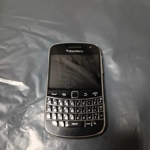  BLACKBERRY BOLD SMARTPHONE WITH QWERTY KEYBOARDS