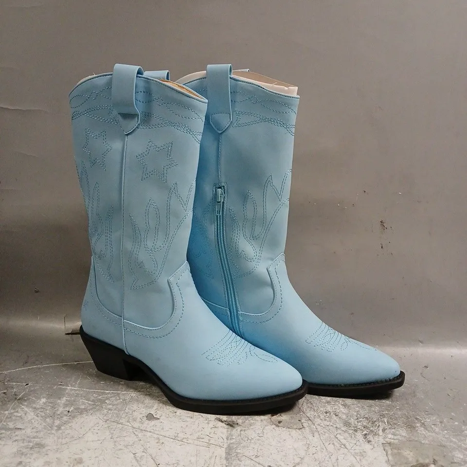 BOXED PAIR OF KOI SLINGSTAR COWBOY BOOTS IN BLUE SIZE UK 3